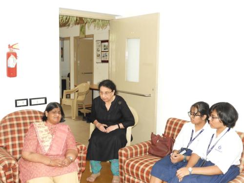 Students of Euro School with Madhu Singhal